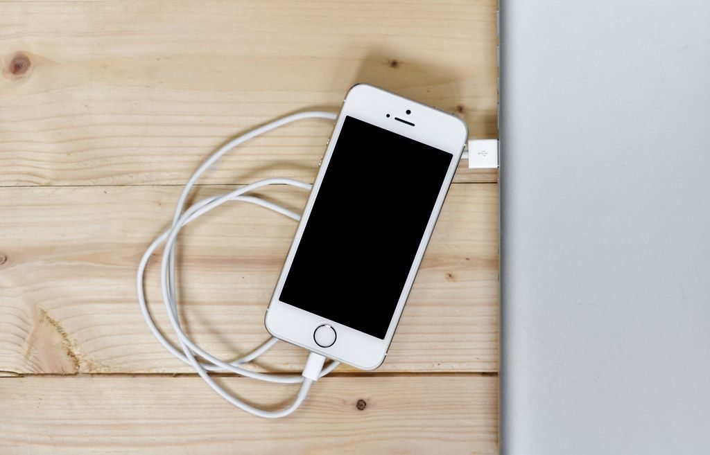 iPhone carregando durante a atualização