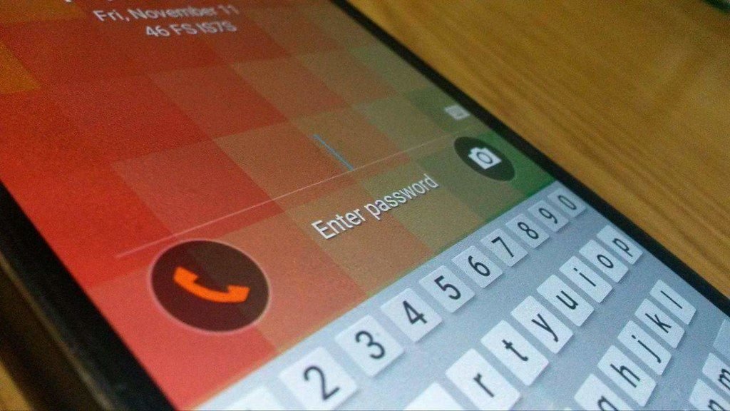 Celular Android com tela ligada